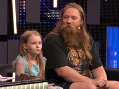 Мы вам что-нибудь за 50 тысяч в час можем продать!» Евгений Тепляков отправляет работать продавцом 9-летнюю дочь?