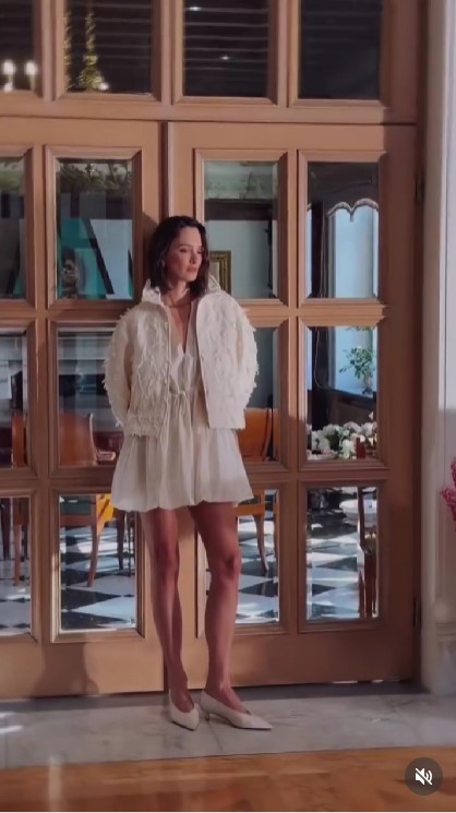 «На такой товар купец найдется быстро»: бросившая Бондарчука Андреева явила миру бесконечные ноги