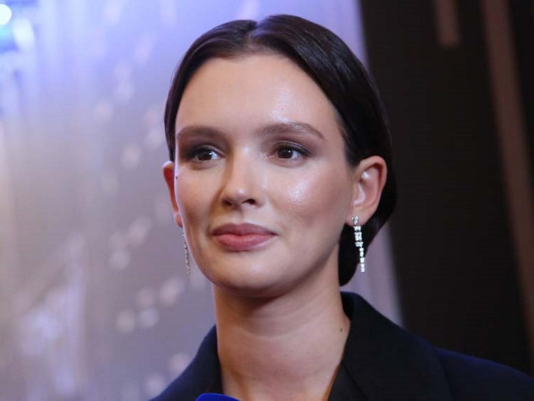 «На такой товар купец найдется быстро»: бросившая Бондарчука Андреева явила миру бесконечные ноги