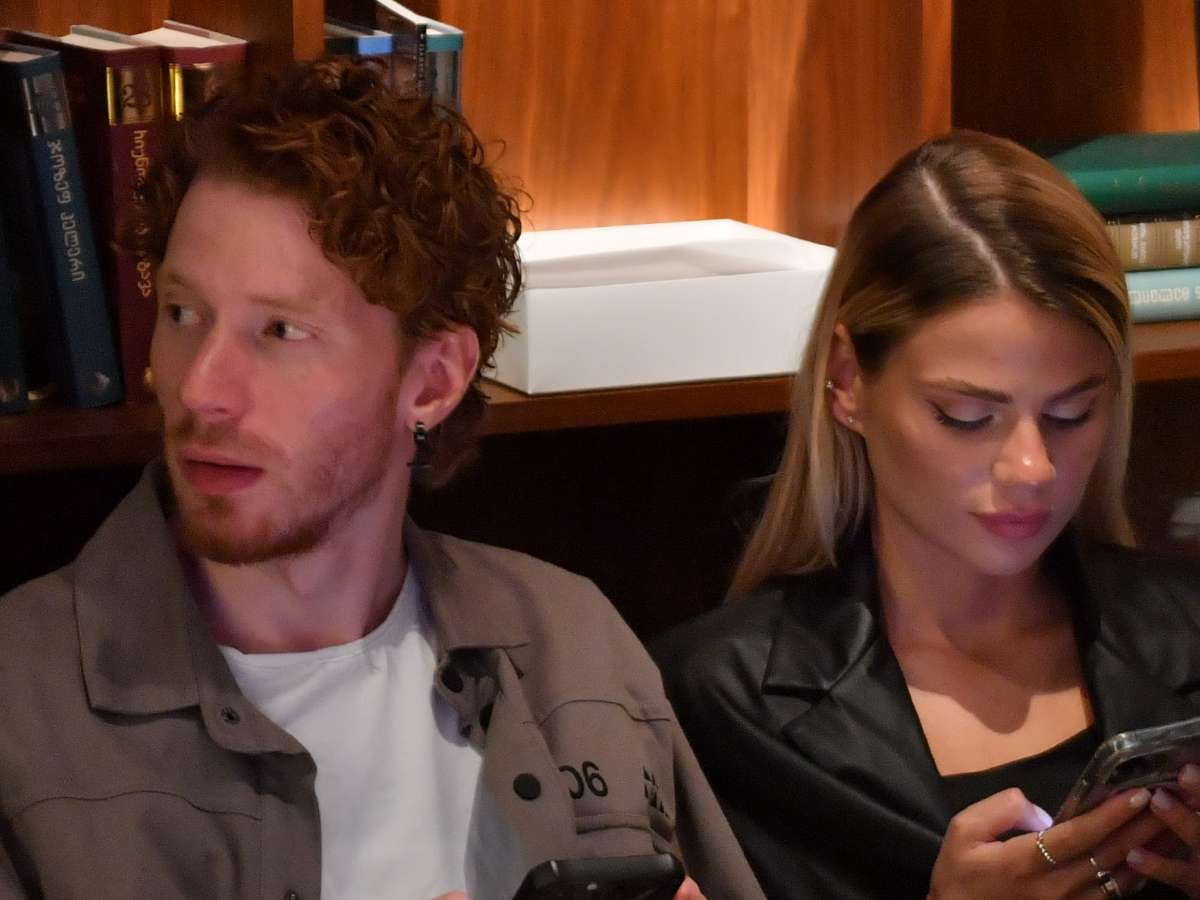 Никита Пресняков после развода вышел в свет с копией бывшей жены