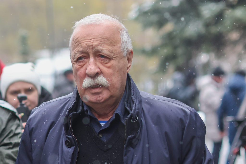 Оплакивает сама природа: как проходит прощание с телеведущим Алексеем Пимановым