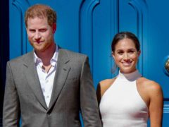 Отвергнуты королевской семьей, но все еще на плаву: как Меган Маркл и принц Гарри выживают в США