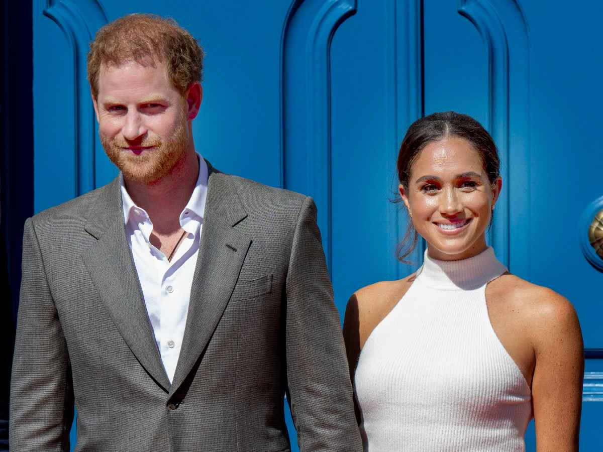 Отвергнуты королевской семьей, но все еще на плаву: как Меган Маркл и принц Гарри выживают в США