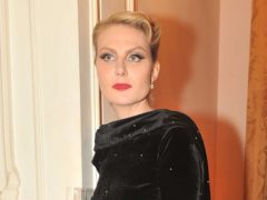 Плацента рожениц, холод и уколы углекислого газа: вот почему 58-летняя Рената Литвинова тайно наведывается в Россию