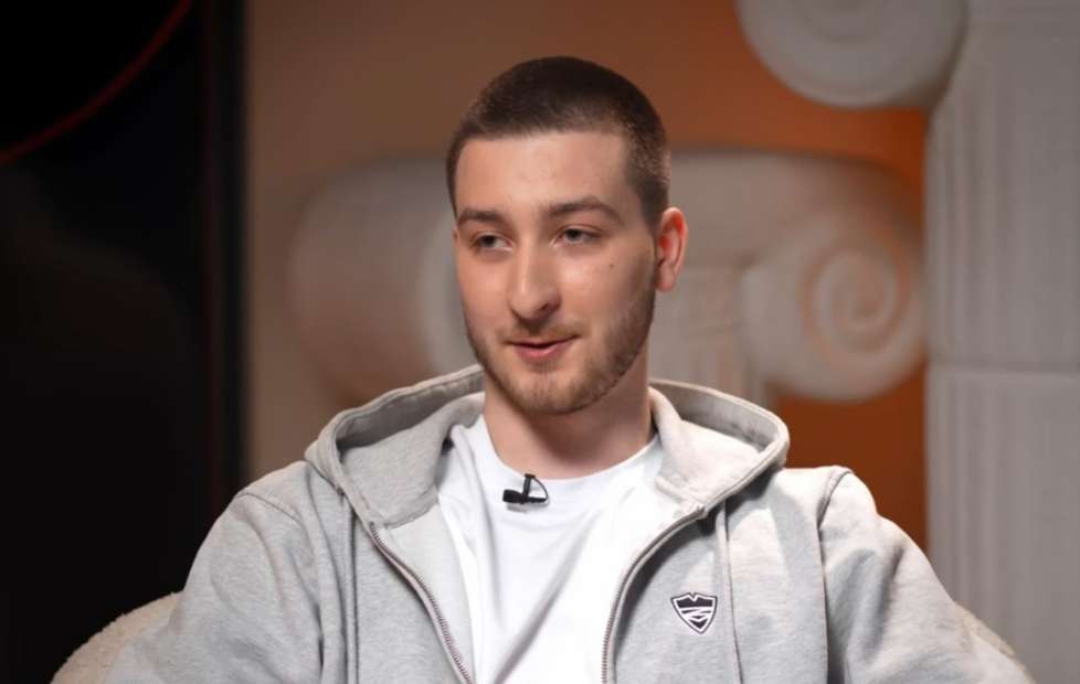 «Разводясь с женой, мужик развелся и с ребенком»: как Евгений Плющенко отреагировал на скандальное интервью взрослого сына