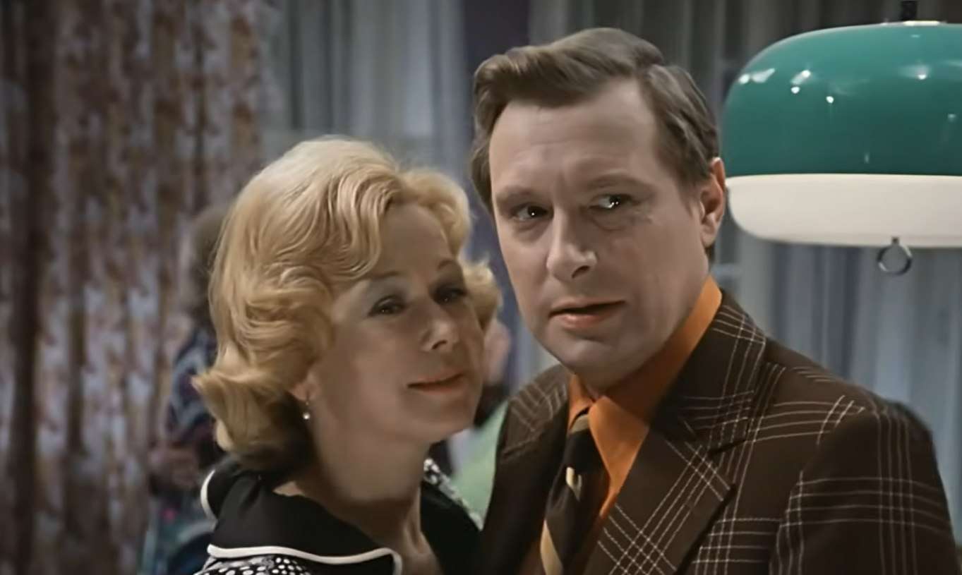 «Решил наказать»: как Светлана Немоляева заработала знаменитый фингал под глазом, который чудом скрыли в «Служебном романе»