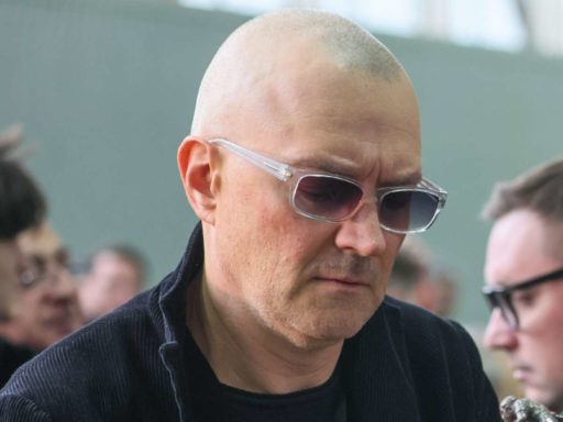 «С внучкой»: Егор Бероев вышел в свет с 21-летней балериной, которую называют его женой