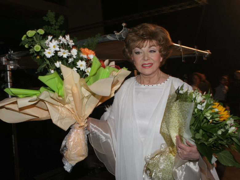 «Я запрещаю им»: 88-летняя Эдита Пьеха поставила семье неожиданное условие