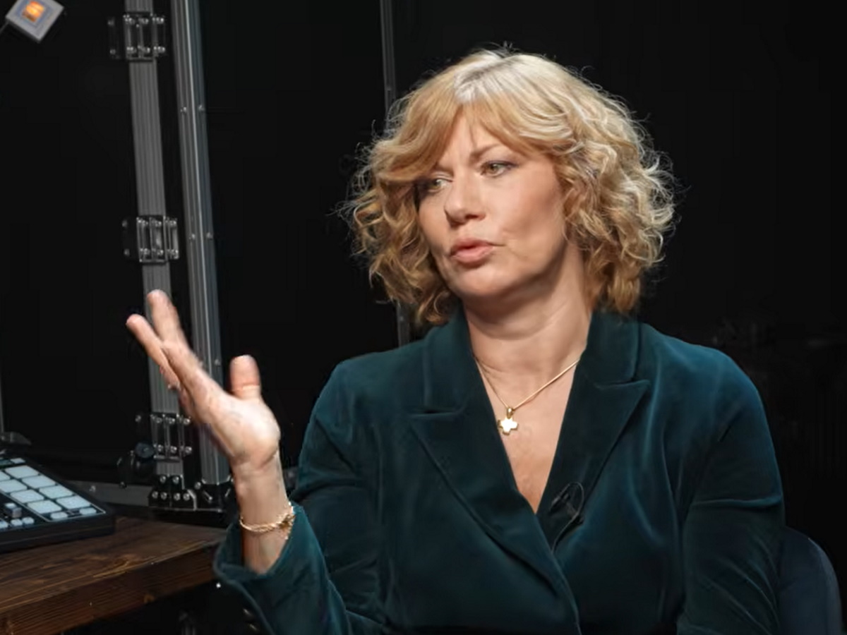 Звезда сериала «Саша+Маша» Елена Бирюкова «У мужа случился творческий кризис – он уехал пасти лошадей и коров»