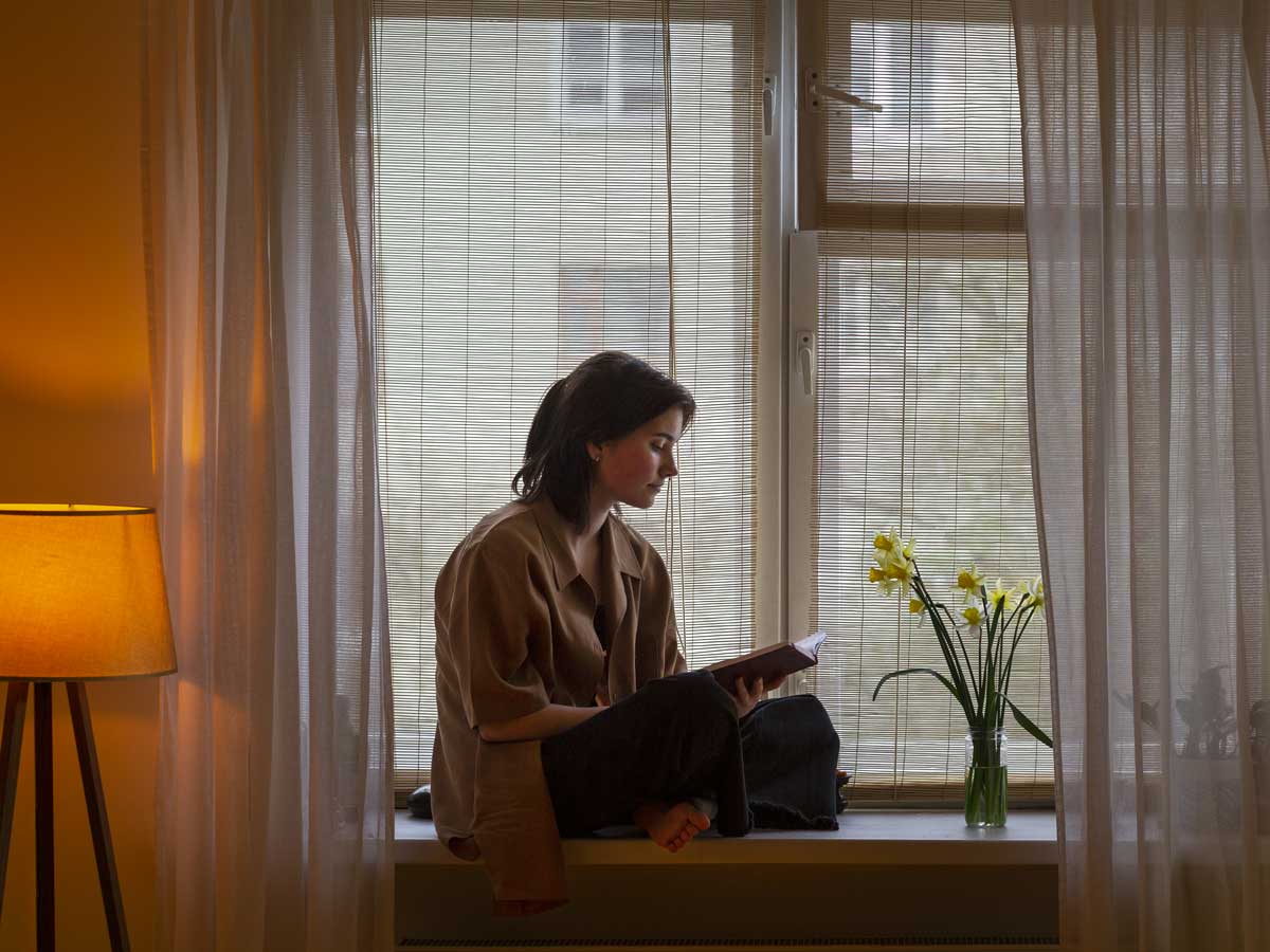 10 захватывающих книг для идеальных домашних вечеров