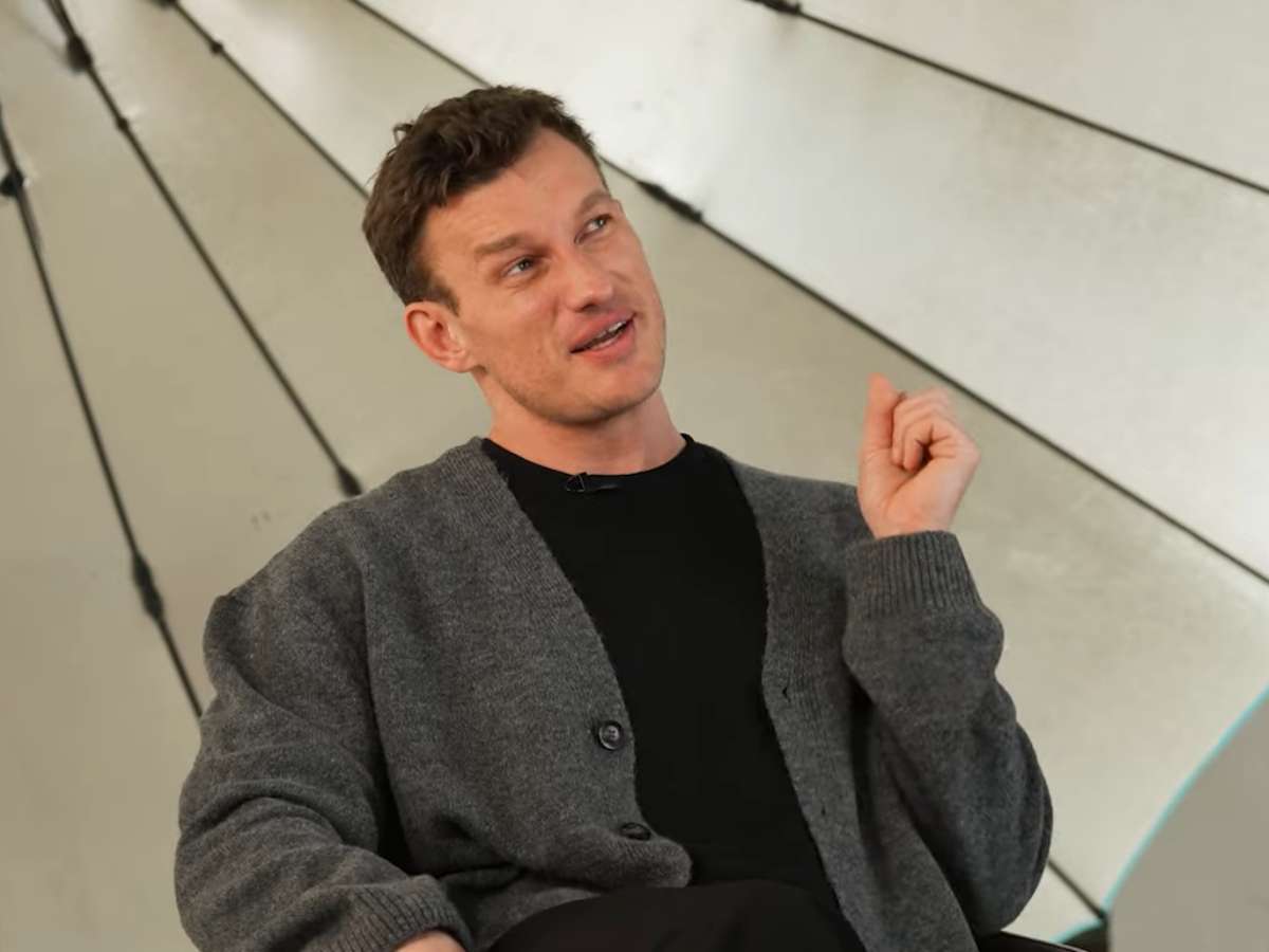 «Чтобы это было, нужна любовь»: 44-летний Петр Рыков рассказал о романе с 23-летней дочерью звезды фильма «Любовь и голуби»