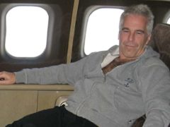 «Что вы хотите, чтобы я сделал — разрыдался?» В США рассекретили тайную предсмертную записку Джеффри Эпштейна