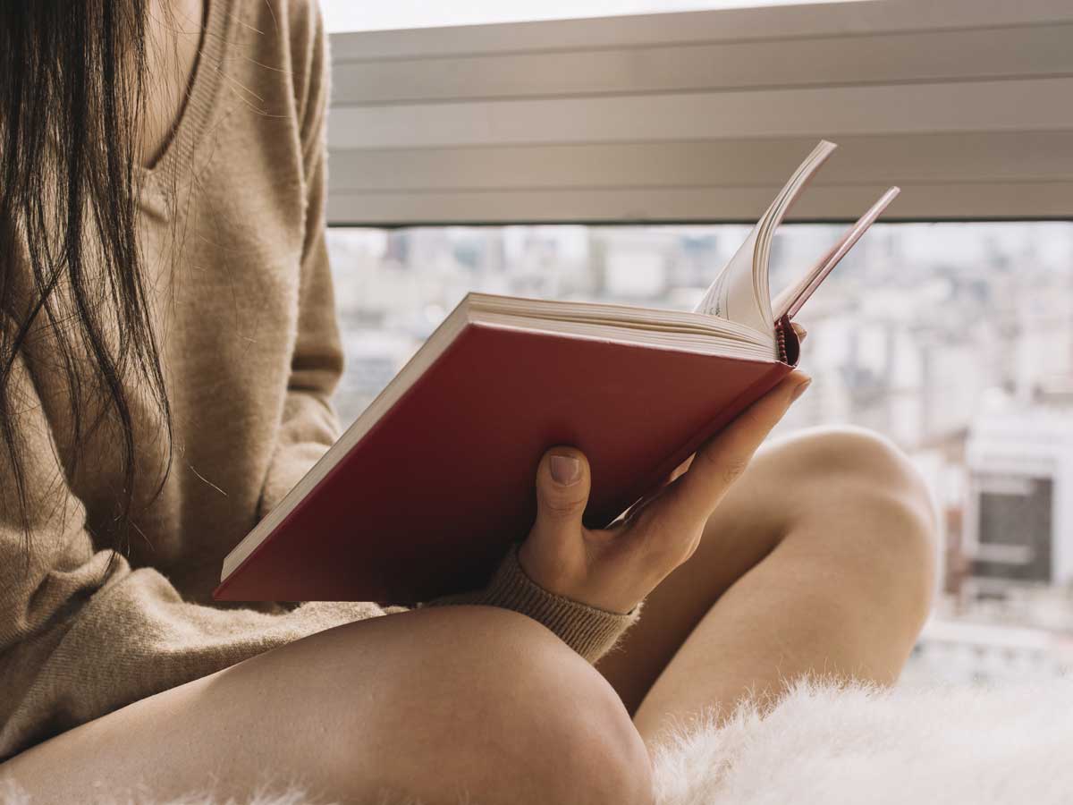 Девушка-с-книгой