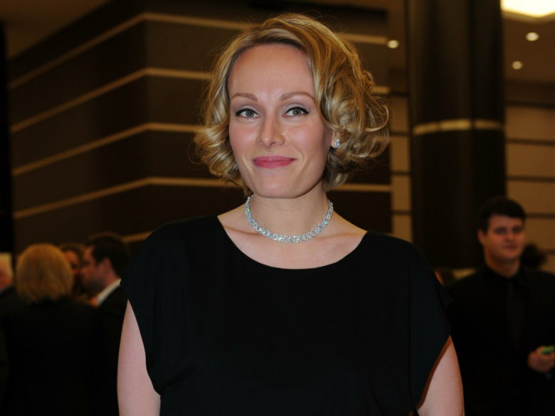 Потеряла голову от Машкова, согласилась на гражданский брак: вот как сейчас живет Ольга Ломоносова из «Не родись красивой»