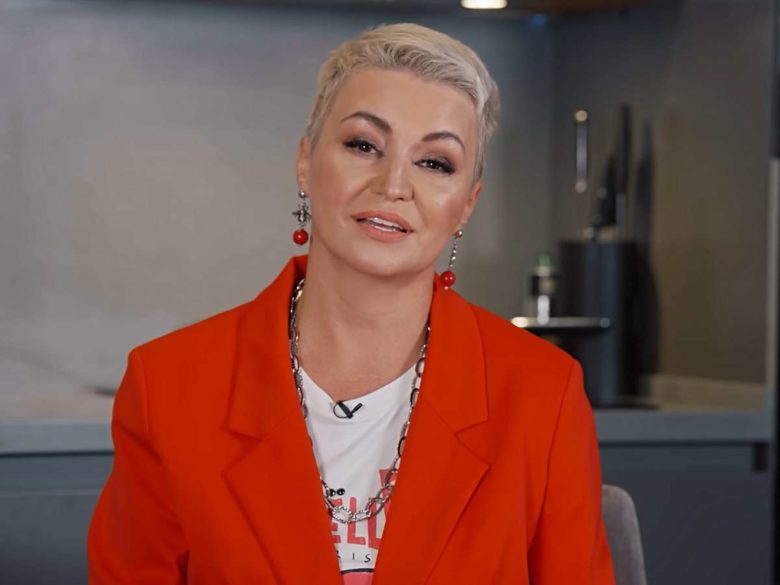 «Слезы сами лились»: Катя Лель показала красавицу-дочь на последнем звонке