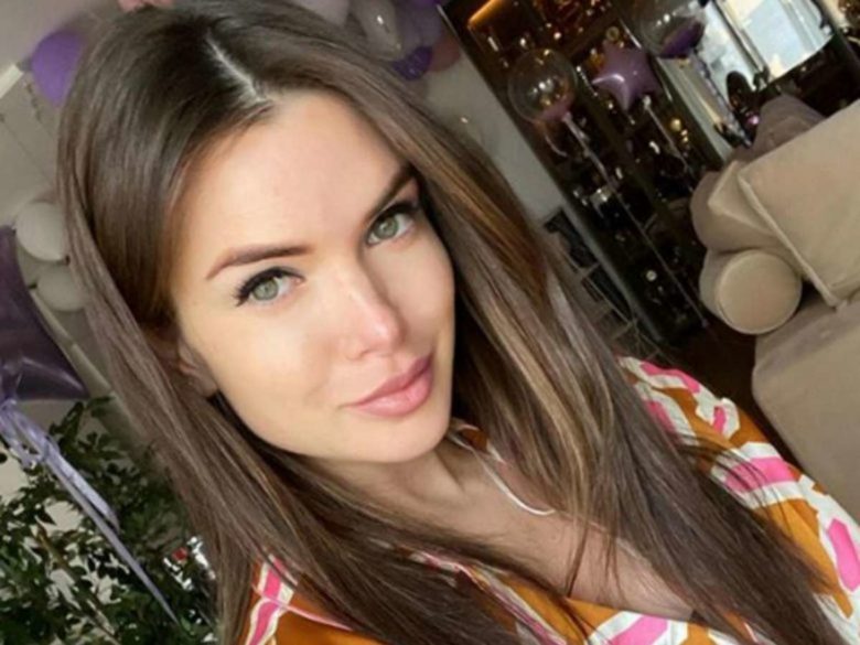 «Сразу в бордель?» Люди в ужасе от откровенного образа дочери Кати Жужи