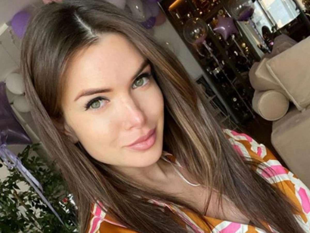 «Сразу в бордель?» Люди в ужасе от откровенного образа дочери Кати Жужи