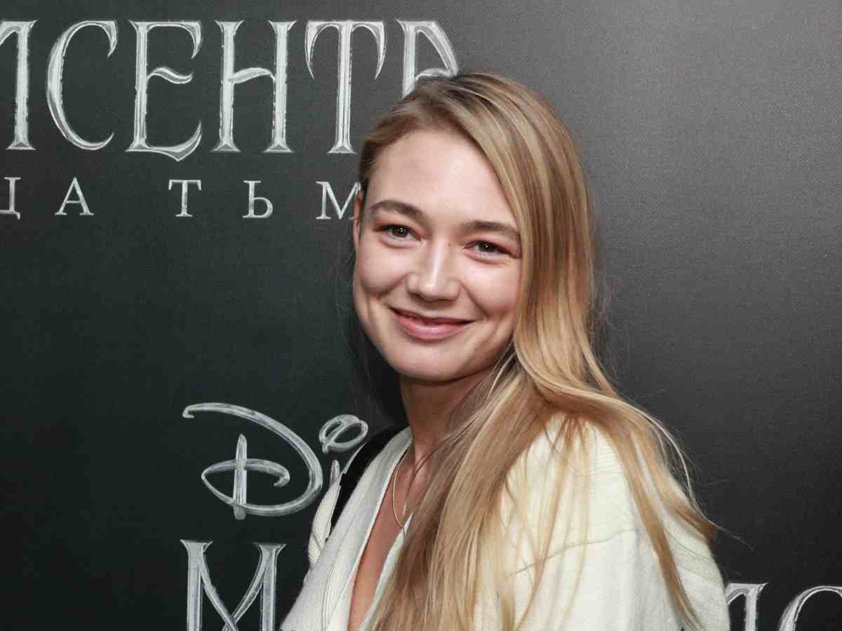 В ночнушке и с малышом: Данила Козловский показал Оксану Акиньшину в палате после родов