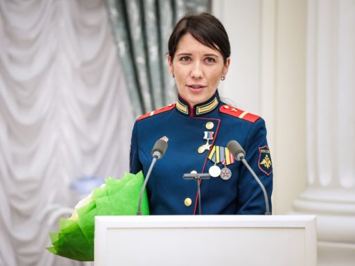 «Зашумело в ушах, потемнело в глазах!» Вот какая удивительная женщина сидела рядом с президентом на параде