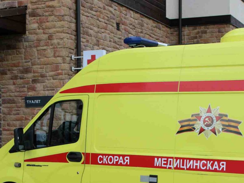 «Жизнь просто надоела»: 19-летний парень с мачете устроил бойню в ТЦ Краснодара и убил мать двоих детей