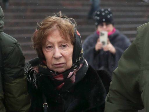 «Валюта, золотые запасы, недвижимость, движимое имущество»: за что и чего хотят лишить Лию Ахеджакову в России