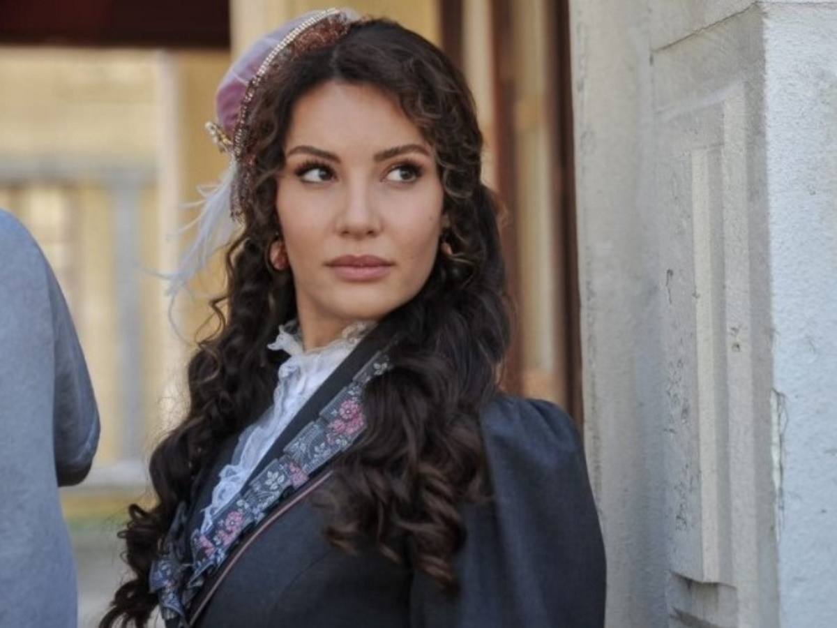 Звезда сериала «Клюквенный щербет» Эдже Иртем умерла в 35 лет
