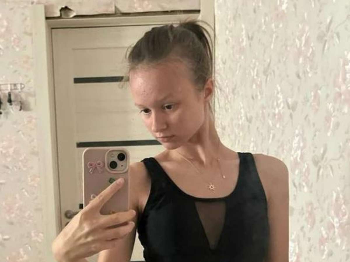 «Единственное, что мешает — это голоса других людей»: голая экс-участница «Дома-2» Анастасия Брагина устроила прогулку по Москве
