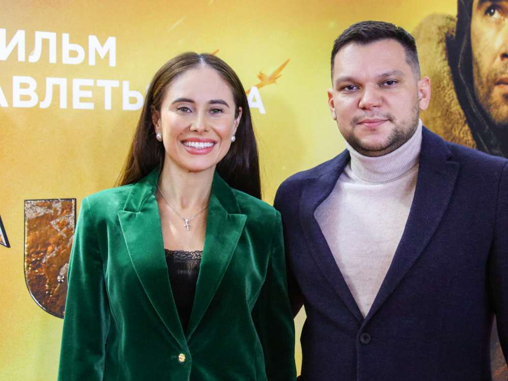 «Первая позвала его на свидание...и заехала за ним»: как Илана Юрьева из «Уральских пельменей» к своему счастью шла