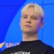 Плевал в фанатов и падал на сцене: SHAMAN жестко ответил на видео своего безумия и «поехавшей крыши»