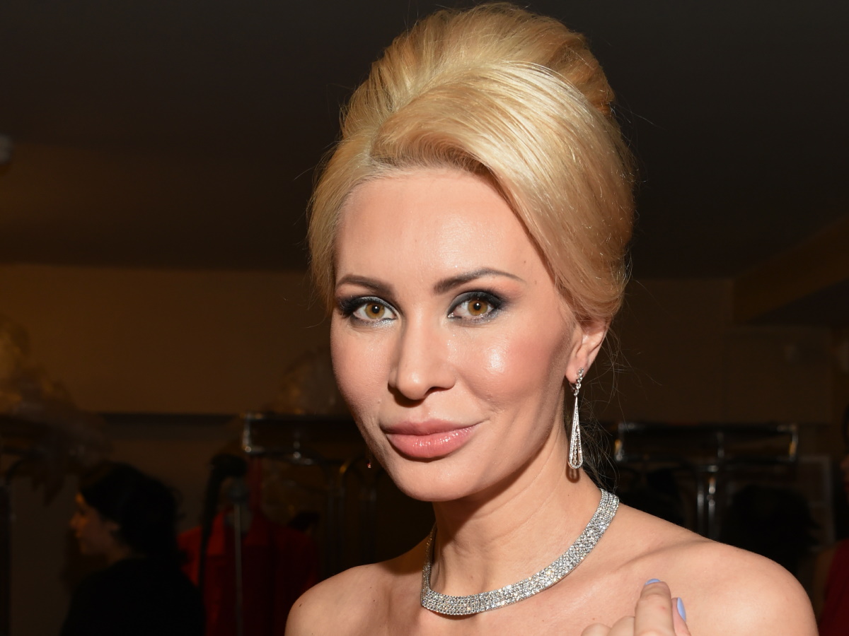 Потеря сознания, рвота и адская боль: что известно о госпитализации звезды «Дома-2» Элины Камирен