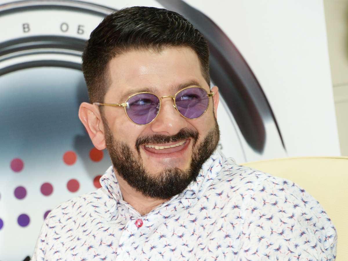«Я сейчас проживаю одни из лучших моментов в моей жизни»: Михаил Галустян прервал молчание после тайной свадьбы