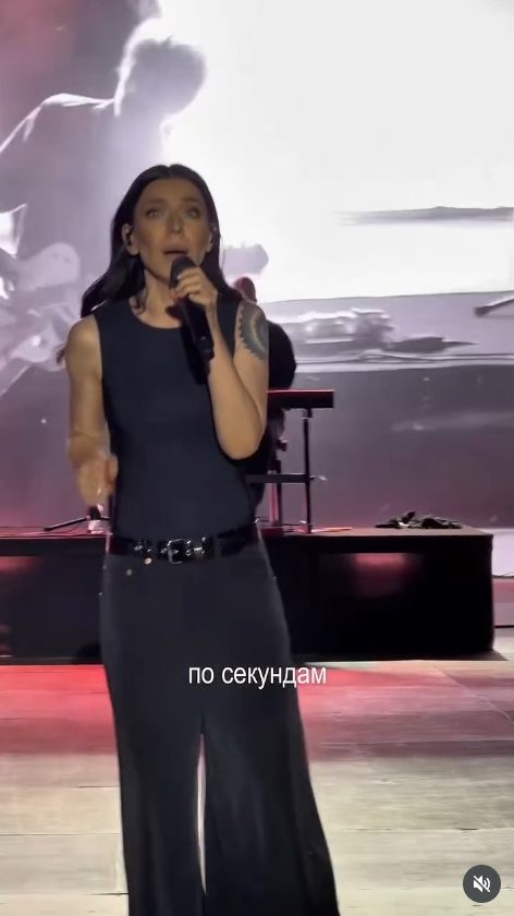 Больше не «страшненькая подружка»: певица Елка превратилась в стройную красотку