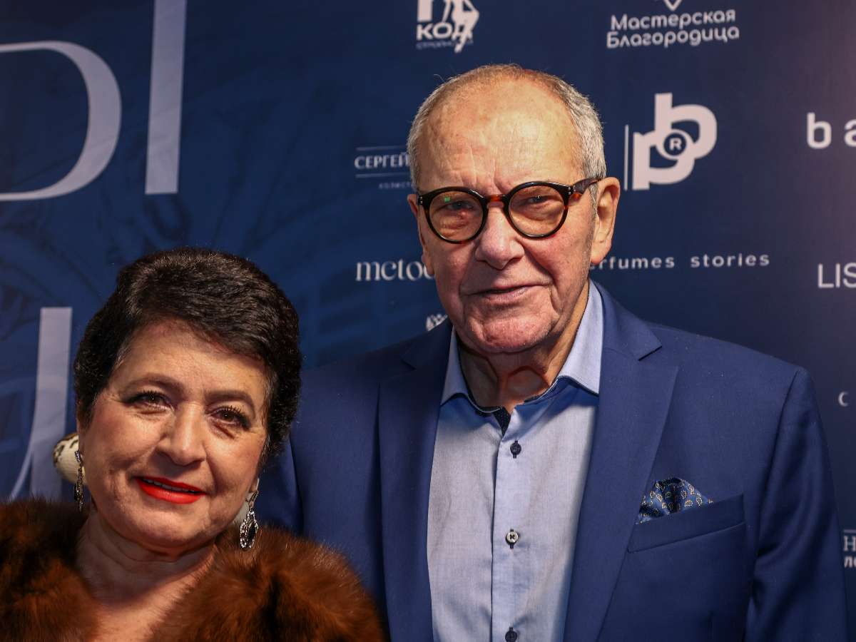 Черное платье и букет невесты: Эммануил Виторган отметил 7-летие младшей дочери Клары