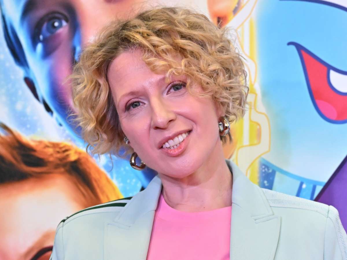 «Культ болезненной худобы»: Яна Чурикова показала фигуру в купальнике