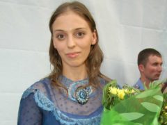 «Левый глаз видит только на 10%»: звезда сериала «Не родись красивой» Нелли Уварова стремительно теряет зрение и слух