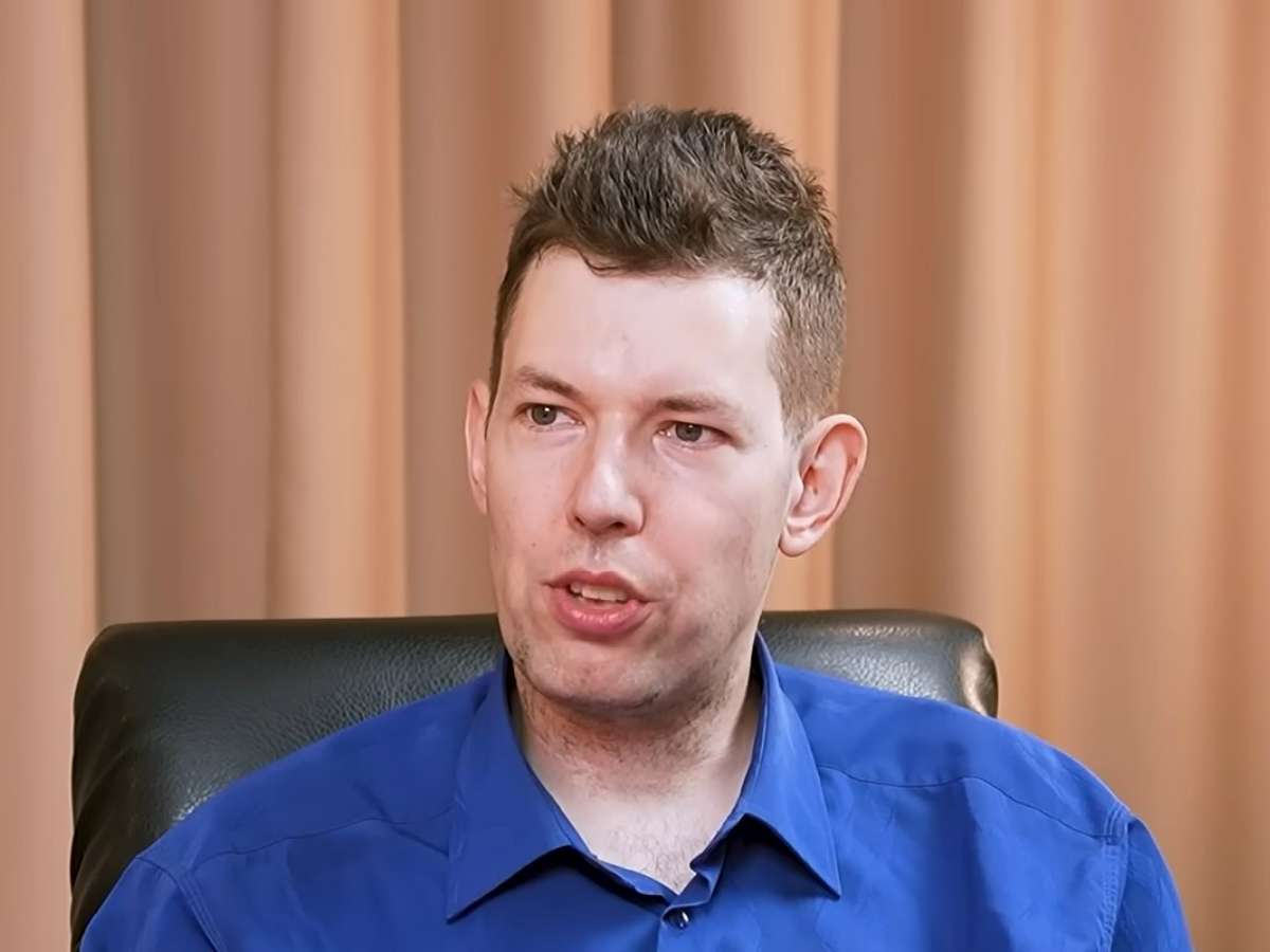 «Мама наплела врачам, что я хотел всех убить»: как сейчас живет автор «Белой стрекозы любви» Николай Воронов