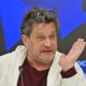 «Нацепил бандану, фенечки и модные очечи»: Александр Домогаров расцвел рядом с молодой возлюбленной