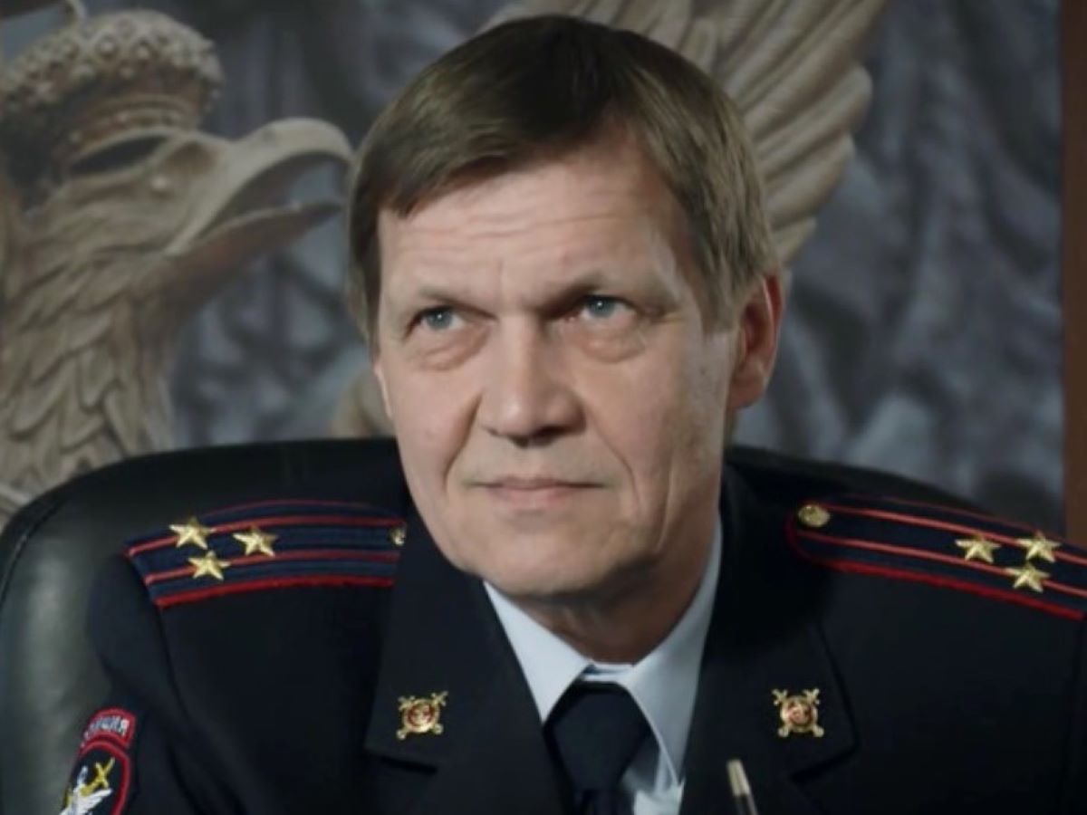 Стал отцом в 60 лет, завещал похоронить себя в закрытом гробу: что скрывал актер сериала «Невский» Александр Саюталин