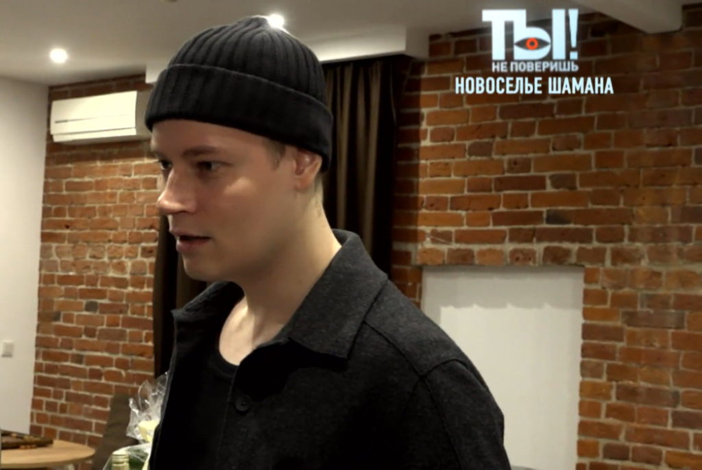 «После концерта у меня часа четыре стоит звон»: какую жуткую болезнь годами скрывал певец SHAMAN