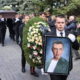 «Когда стали закапывать гроб»: 90-летней маме Сергея Соседова стало плохо у могилы сына