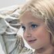 Мини-юбка, чокер и сумочка: 13-летняя Лиза Галкина и ее мама Алла Пугачева встретились с Томасом Андерсом из Modern Talking