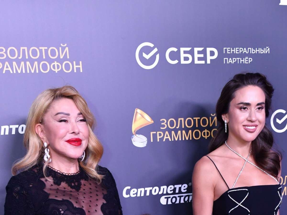 «Помолвку устроили прямо в гримерке»: дочь Успенской выходит замуж за 22-летнего парня