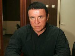 Слухи о раке и «коварная женушка»: что известно о пропавшем с радаров Анатолии Кашпировском