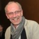 «Он даже не папа, он дедушка для нее»: 62-летнего Александра Гордона разнесли в пух и прах после нового фото с 24-летней женой