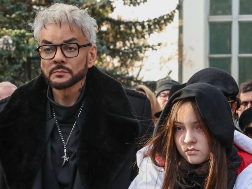 «Папа разрешает»: 14-летняя дочь Филиппа Киркорова ответила на критику за неподобающий вид (фото)