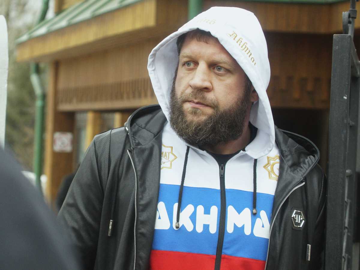«Забухал и не мог остановиться»: отсидевший за изнасилование Александр Емельяненко угодил в рехаб